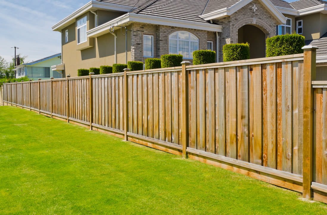 Custom Paling Fencing